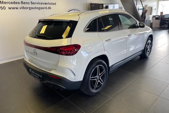 Hvid Mercedes EQA250+ fra 2025
