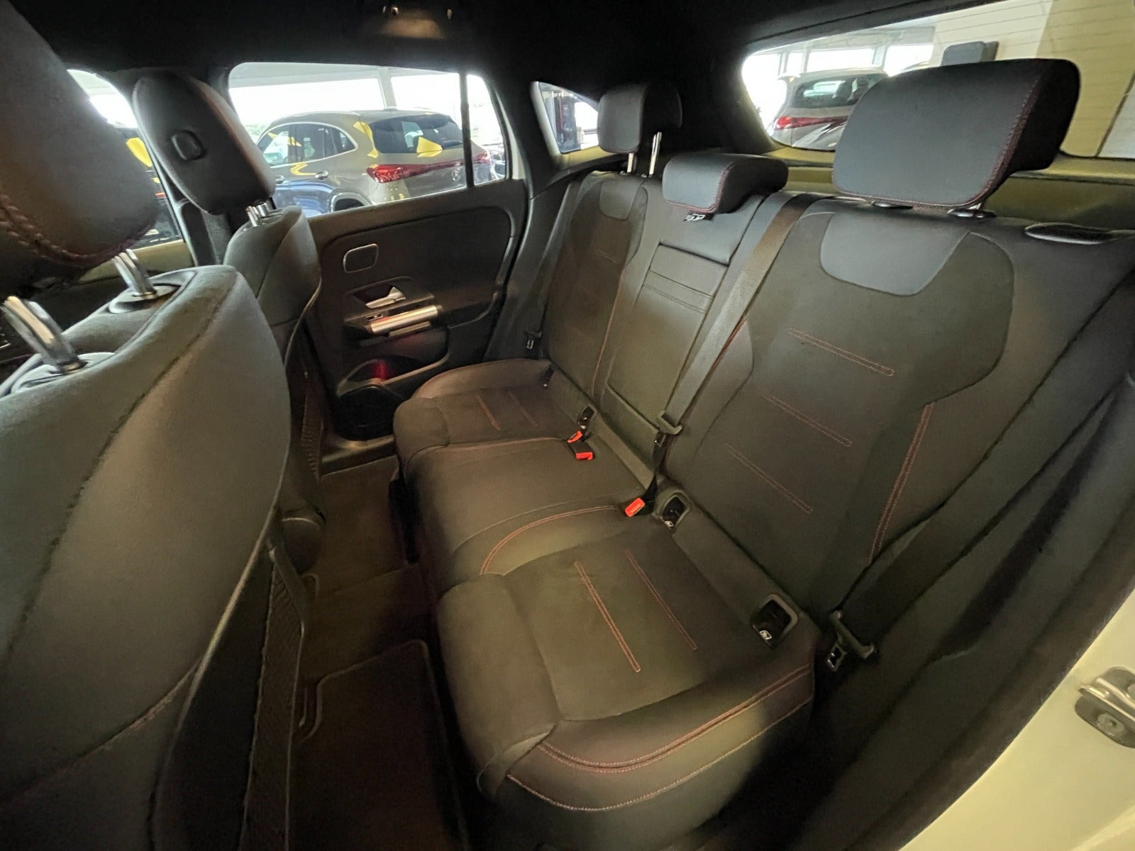 Hvid Mercedes EQA250+ fra 2025