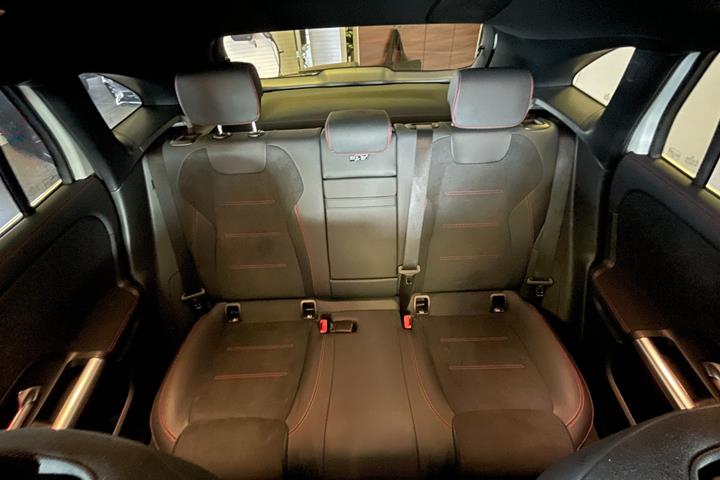 Hvid Mercedes EQA250+ fra 2025