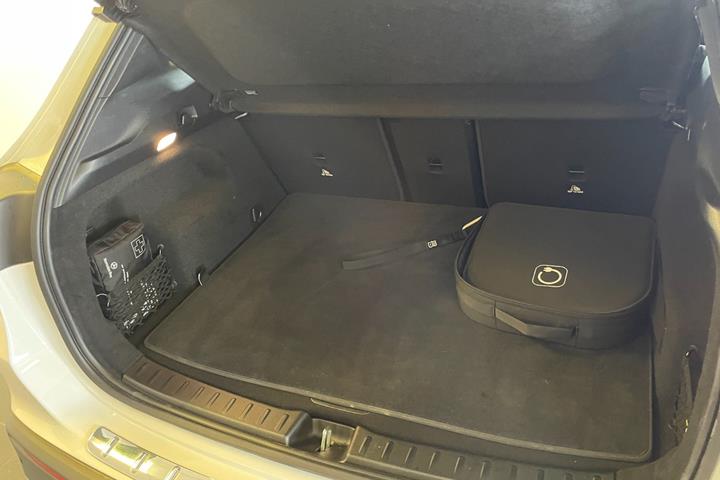 Hvid Mercedes EQA250+ fra 2025