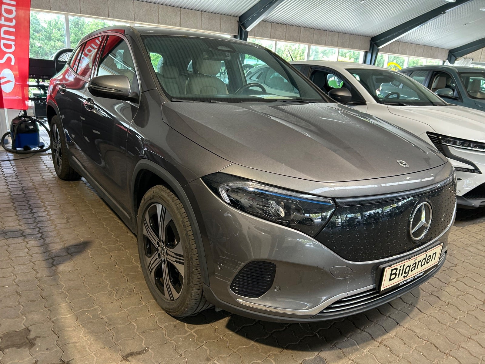 Sort Mercedes EQA250+ fra 2024
