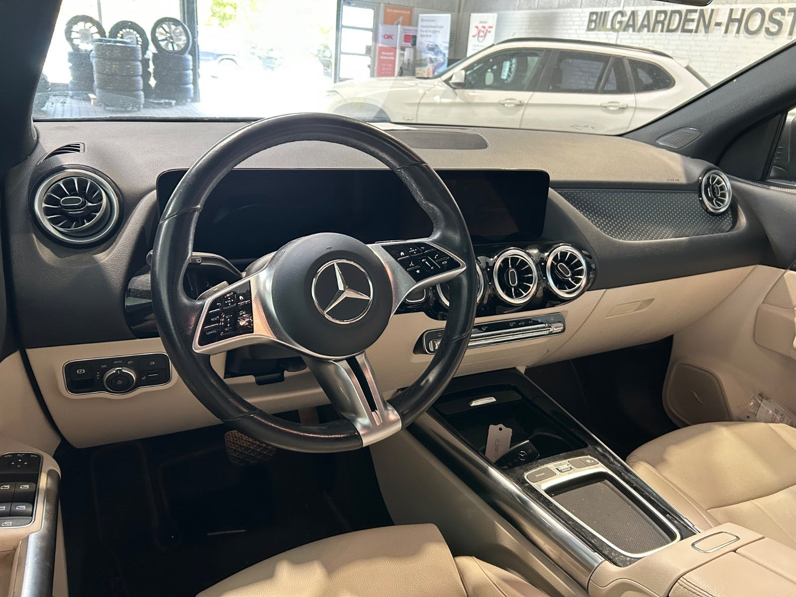 Sort Mercedes EQA250+ fra 2024