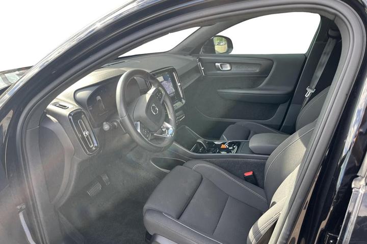 Sort Volvo C40 fra 2023