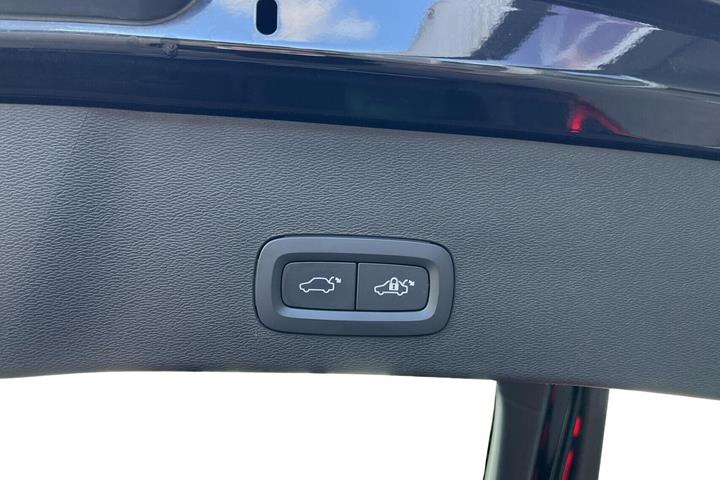 Sort Volvo C40 fra 2023