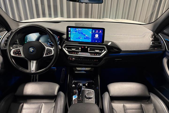Hvid BMW iX3 fra 2022