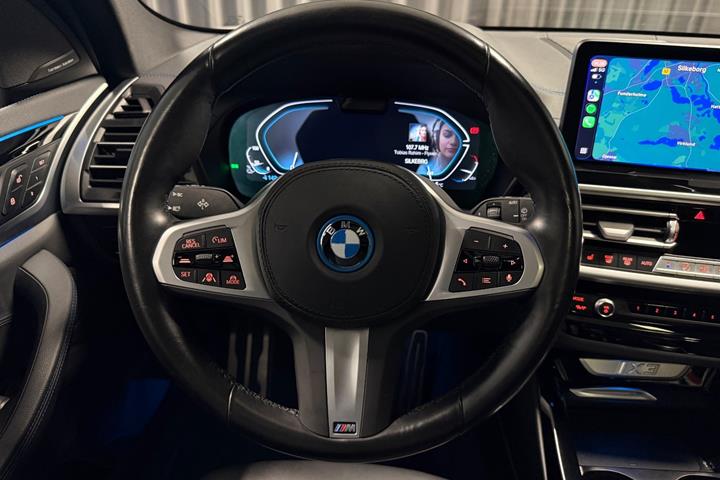 Hvid BMW iX3 fra 2022
