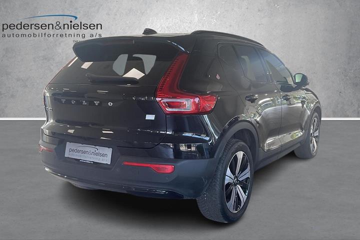 Sort Volvo XC40 fra 2023
