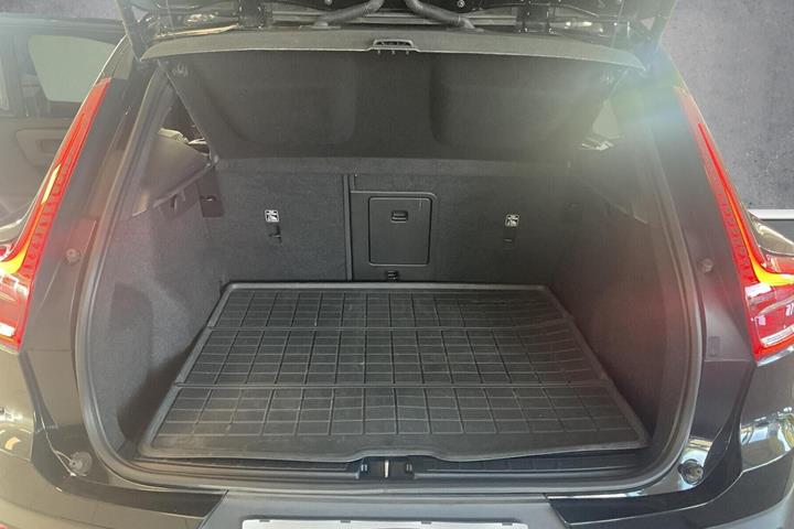 Sort Volvo XC40 fra 2023