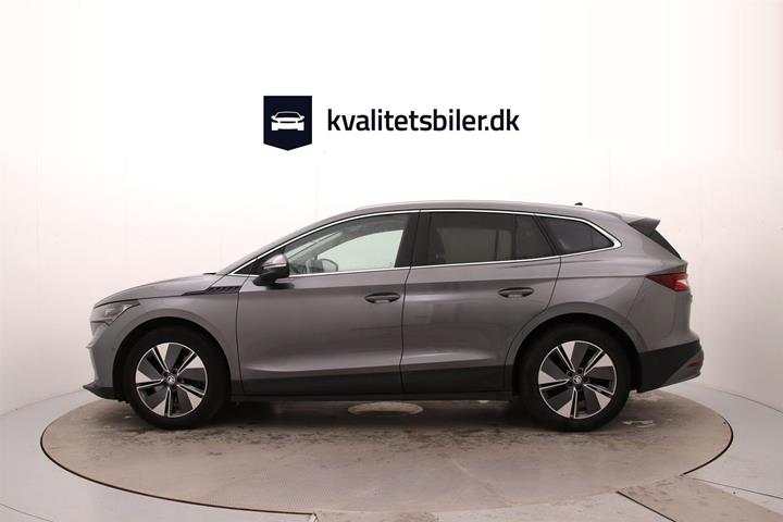 Grå Skoda Enyaq fra 2023
