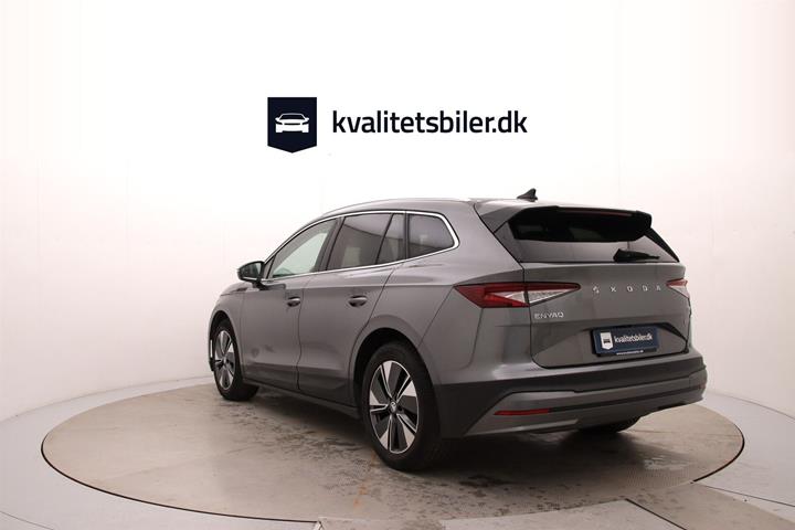 Grå Skoda Enyaq fra 2023