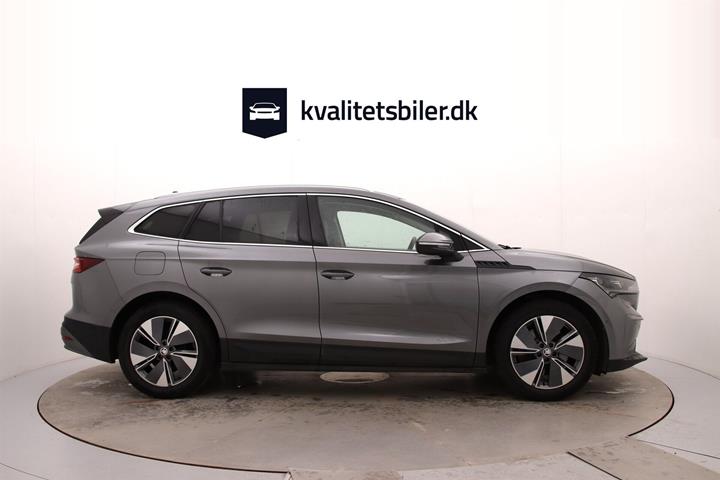 Grå Skoda Enyaq fra 2023