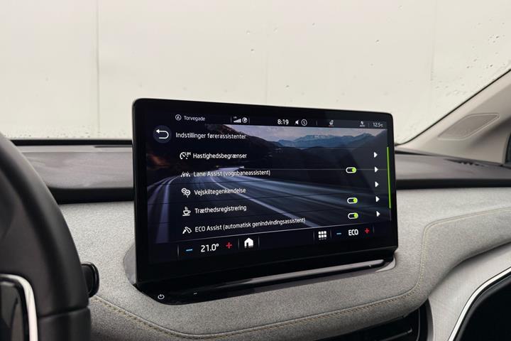 Grå Skoda Enyaq fra 2023