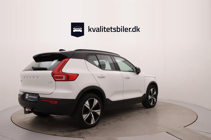 Hvid Volvo XC40 fra 2021