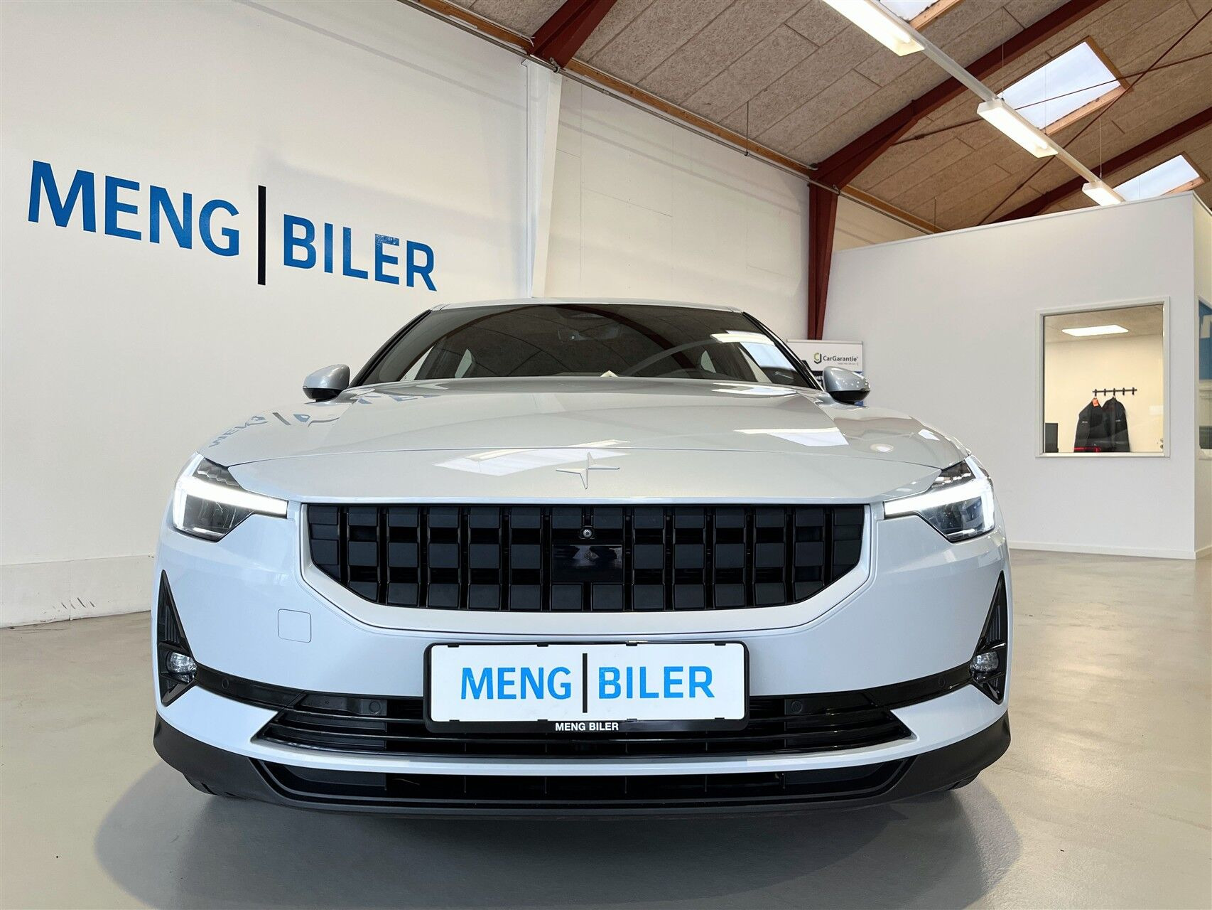 Grå Polestar 2 fra 2023