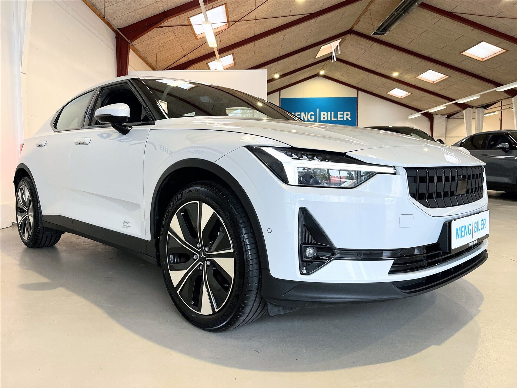 Grå Polestar 2 fra 2023