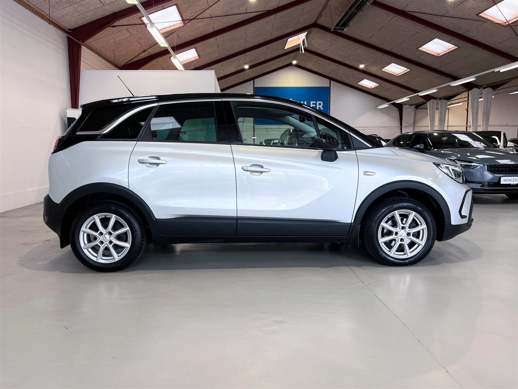 Sølv Opel Crossland fra 2024