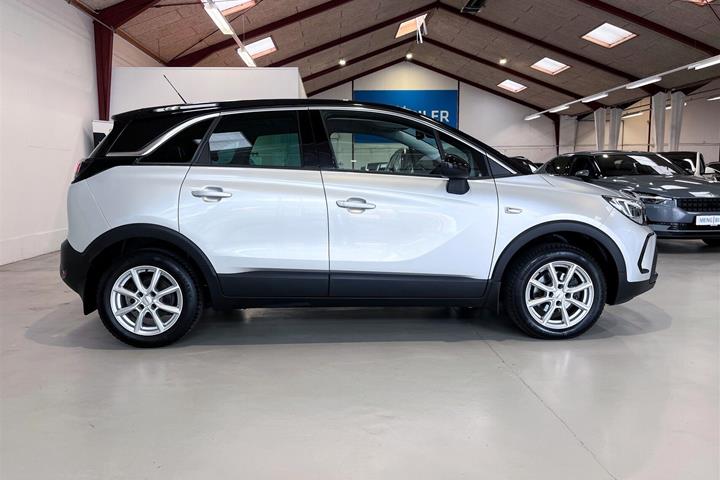 Sølv Opel Crossland fra 2024