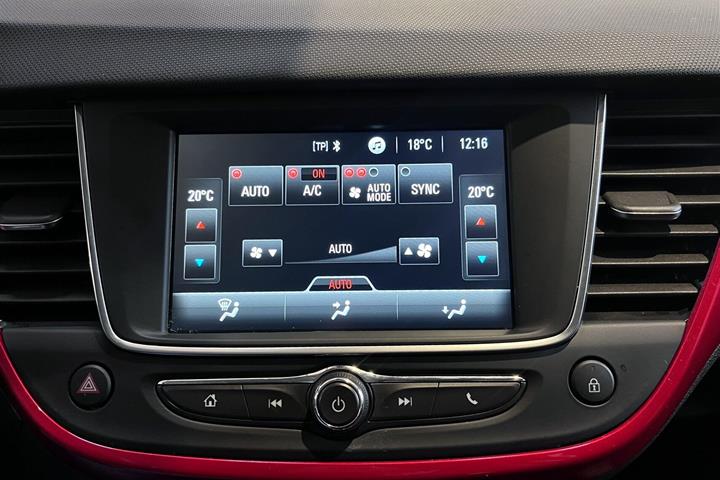 Sølv Opel Crossland fra 2024