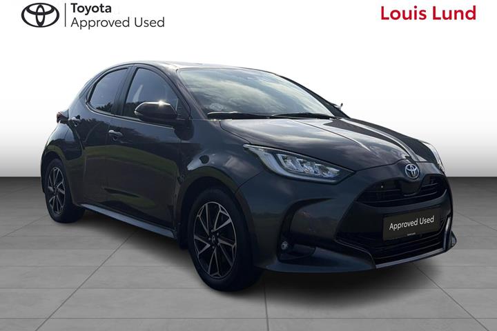 Grå Toyota Yaris fra 2021