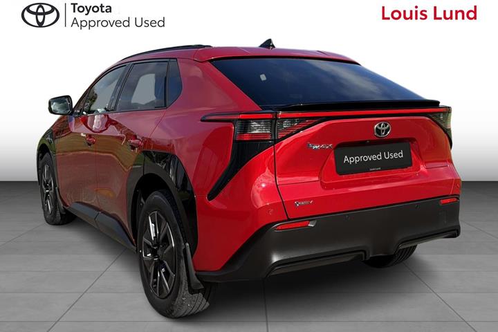 Rød Toyota BZ4X fra 2026