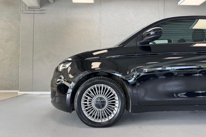 Sort Fiat 500e fra 2023