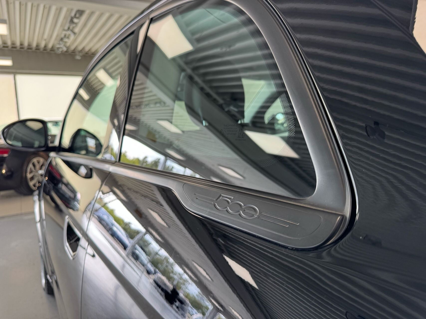 Sort Fiat 500e fra 2023