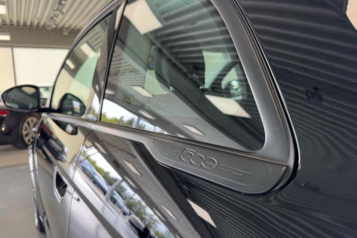 Sort Fiat 500e fra 2023