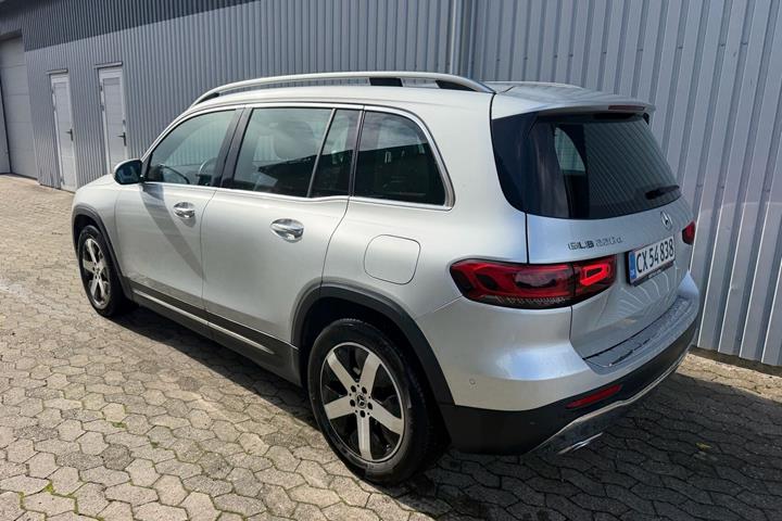 Sølv Mercedes GLB220 d fra 2020