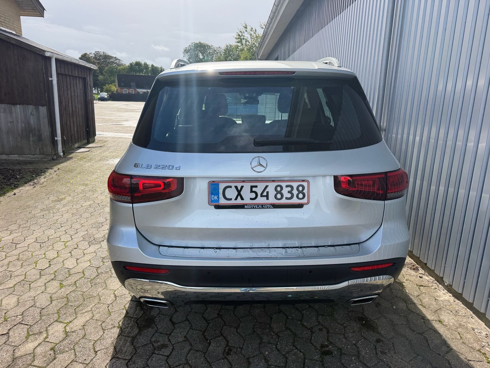 Sølv Mercedes GLB220 d fra 2020