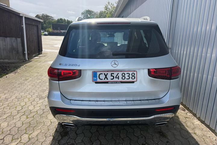 Sølv Mercedes GLB220 d fra 2020