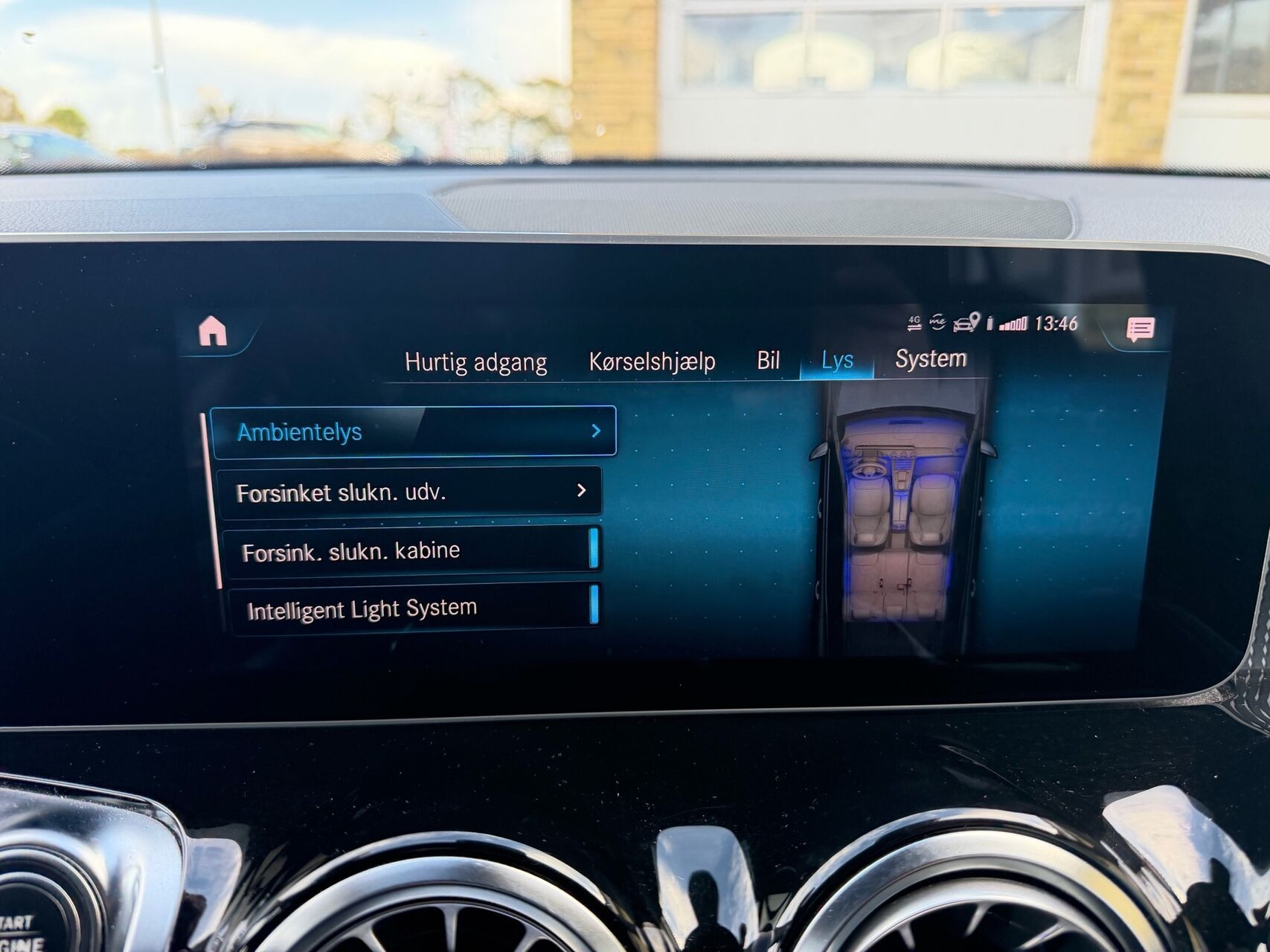 Sølv Mercedes GLB220 d fra 2020