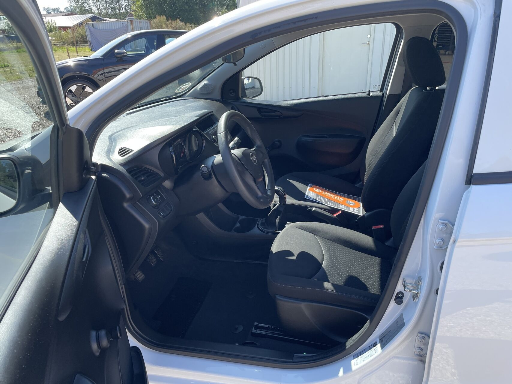 Hvid Opel Karl fra 2017