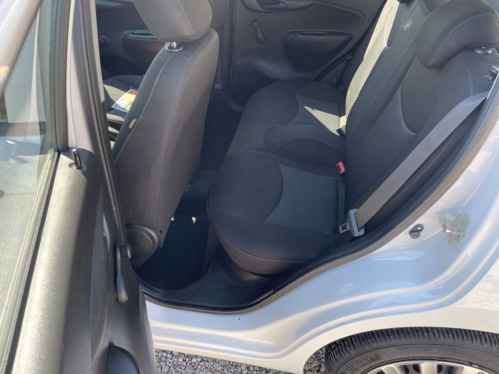 Hvid Opel Karl fra 2017