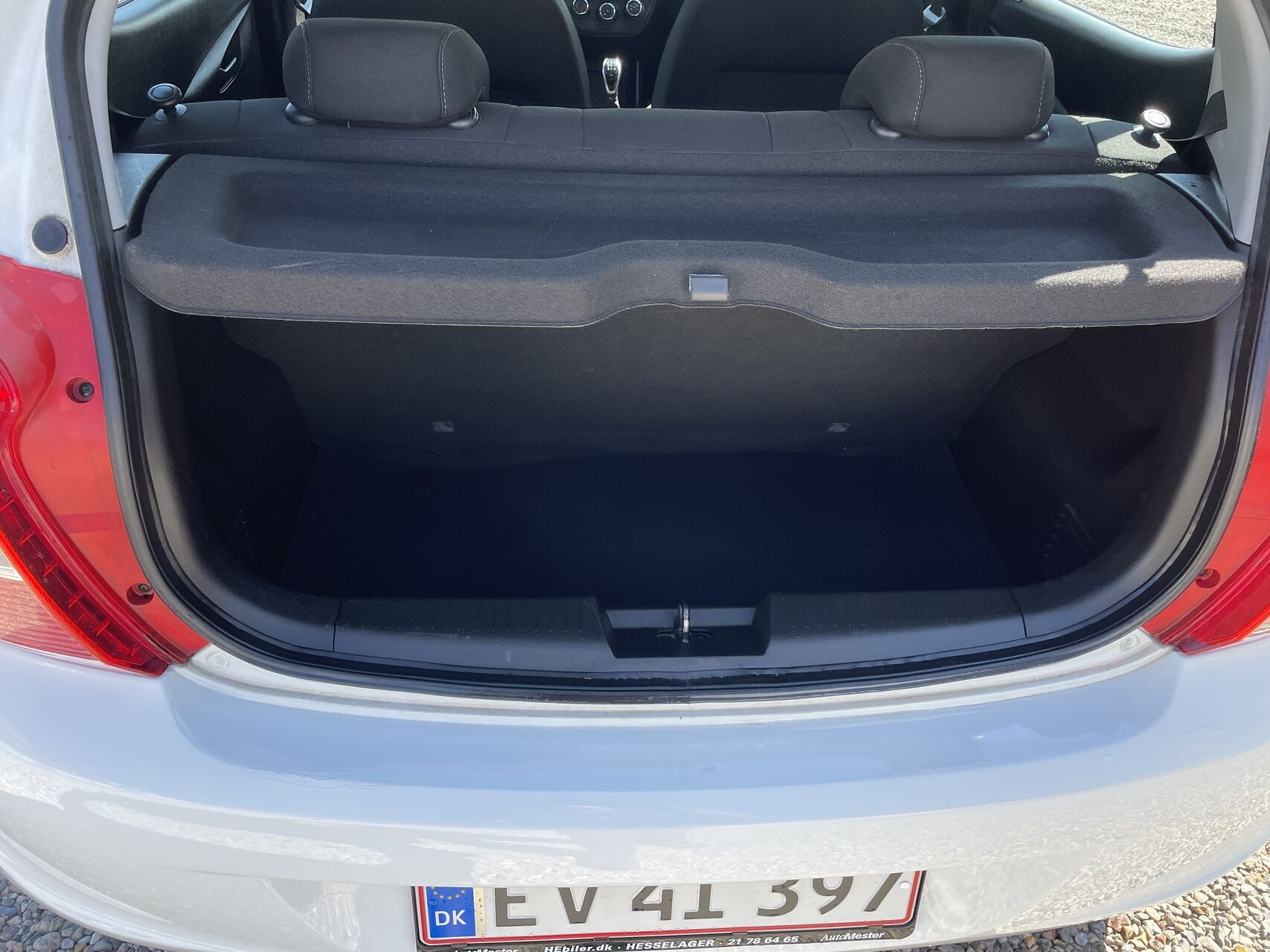 Hvid Opel Karl fra 2017