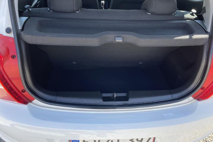 Hvid Opel Karl fra 2017