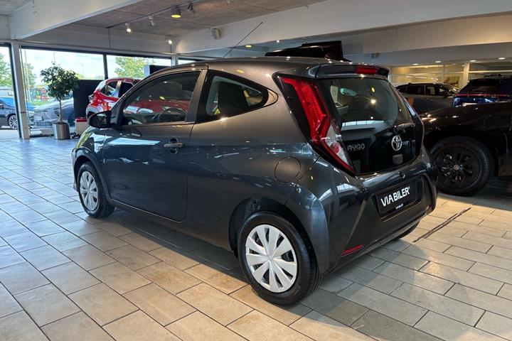 Sort Toyota Aygo fra 2019