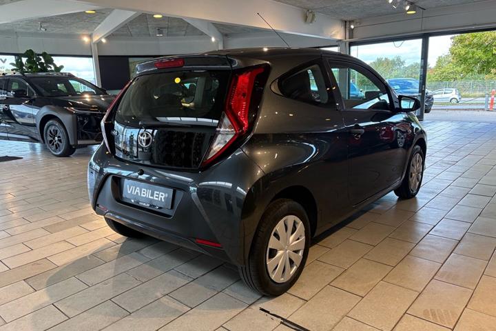 Sort Toyota Aygo fra 2019