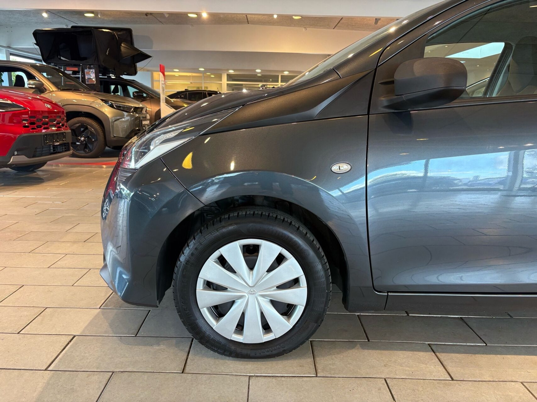 Sort Toyota Aygo fra 2019
