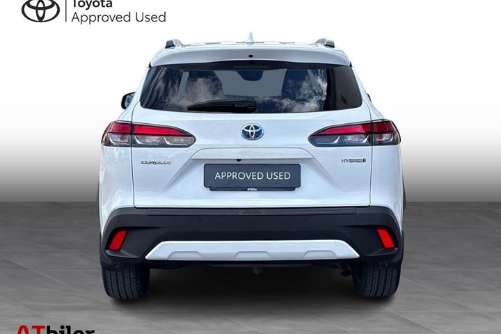 Hvid Toyota Corolla Cross fra 2023