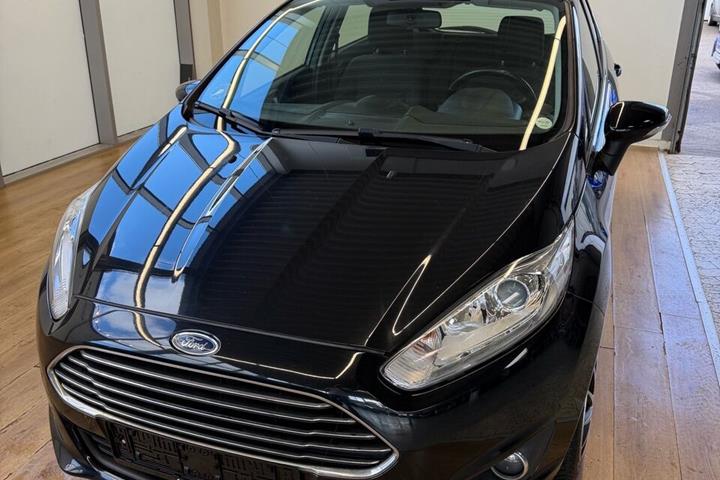 Sort Ford Fiesta fra 2013