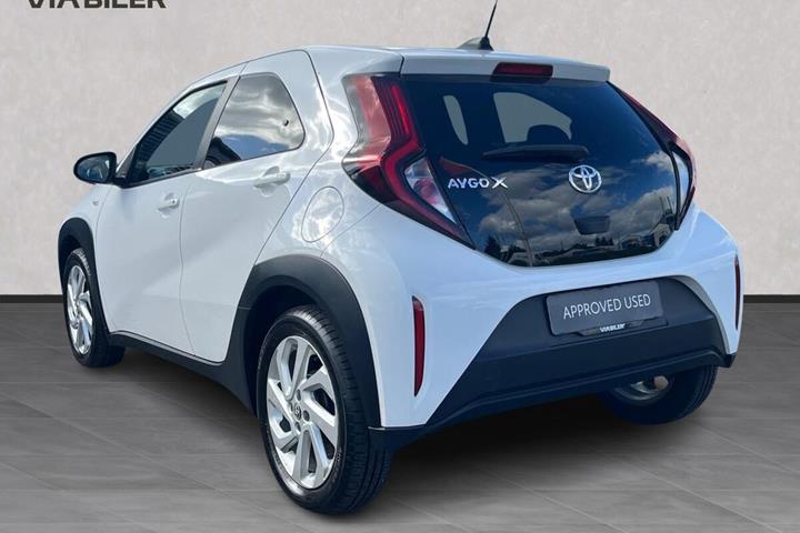 Hvid Toyota Aygo X fra 2023