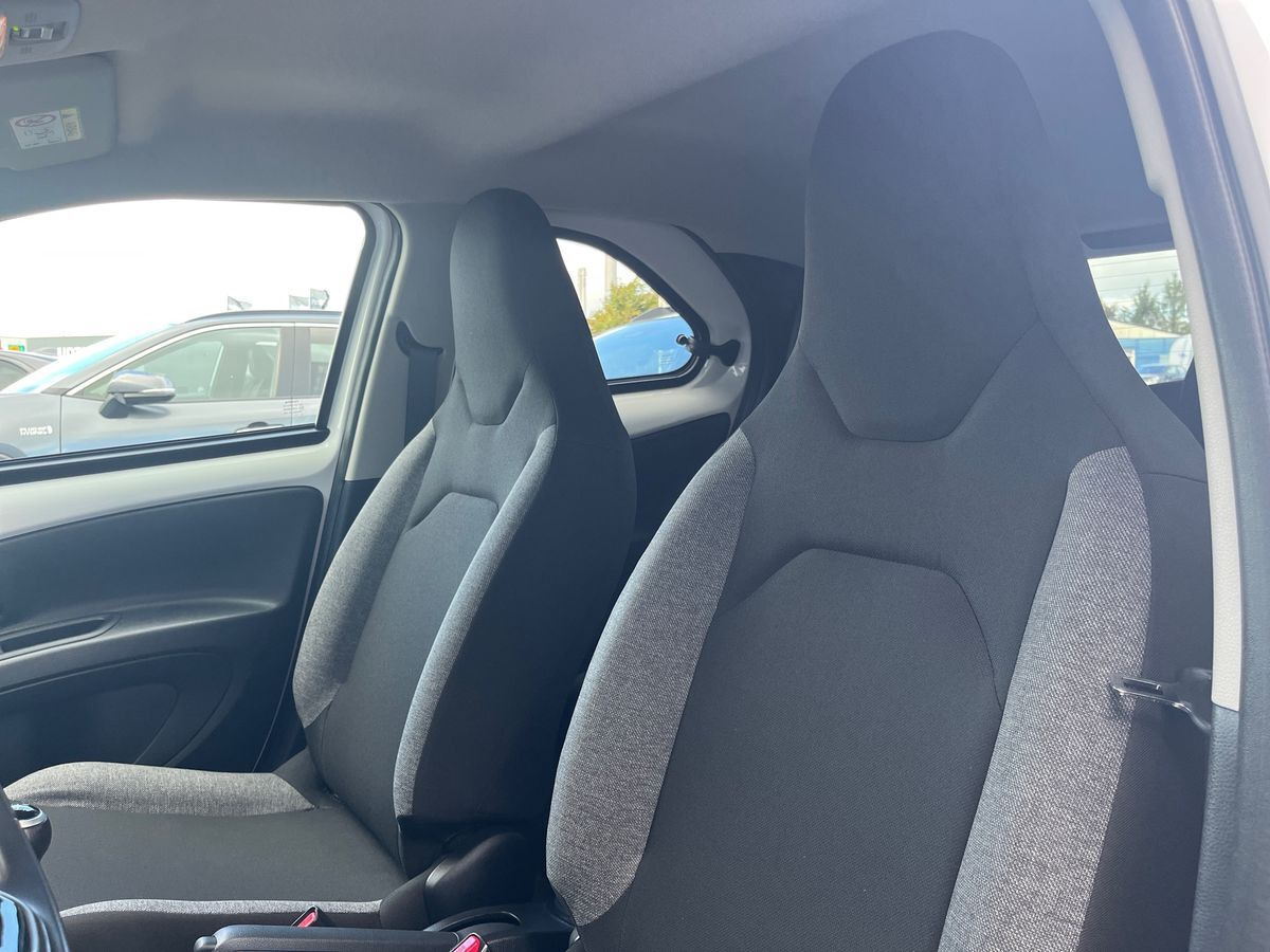 Hvid Toyota Aygo X fra 2023