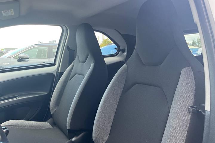 Hvid Toyota Aygo X fra 2023