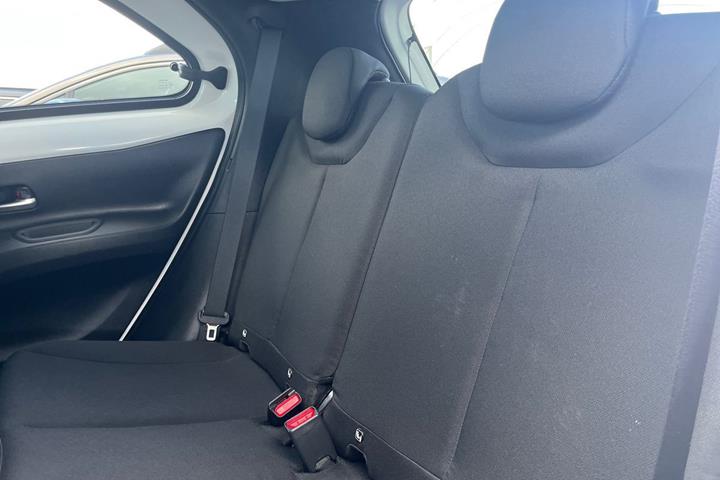 Hvid Toyota Aygo X fra 2023