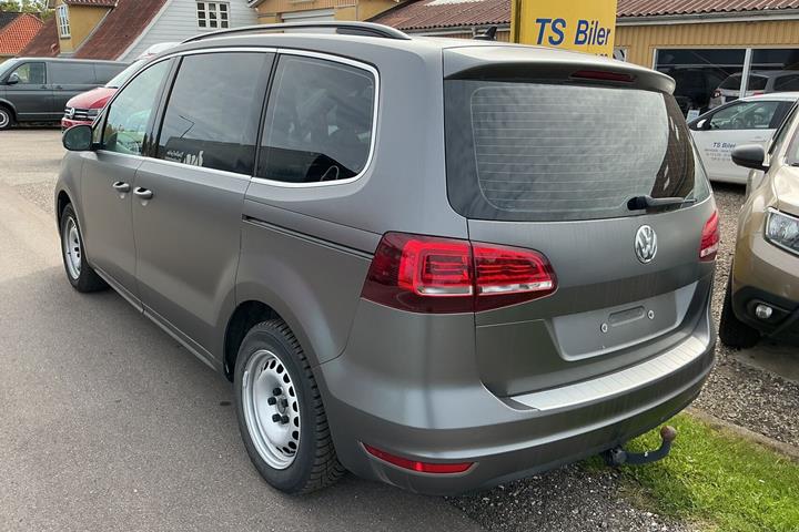 Hvid VW Sharan fra 2020
