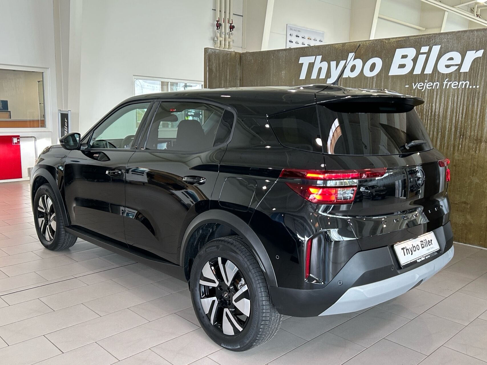 Sort Opel Frontera fra 2025