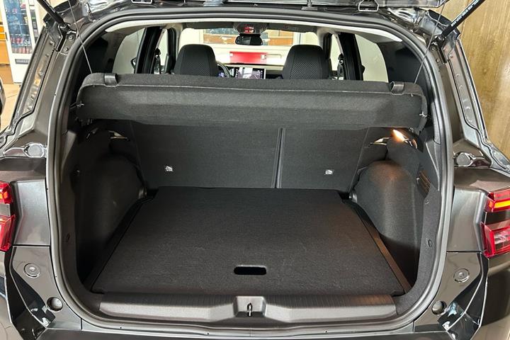 Sort Opel Frontera fra 2025
