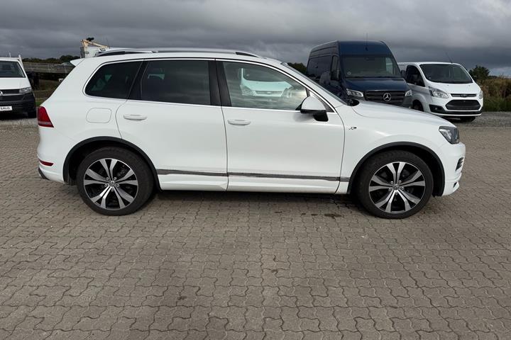 Hvid VW Touareg fra 2012