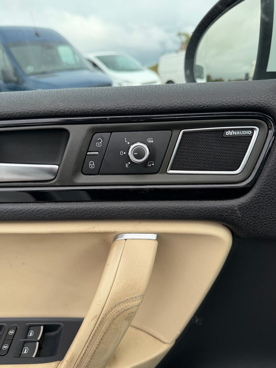 Hvid VW Touareg fra 2012