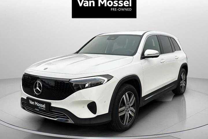 Hvid Mercedes EQB250+ fra 2024